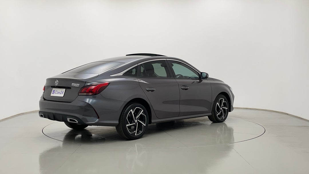 Right Back Diagonal (45- Degree) View