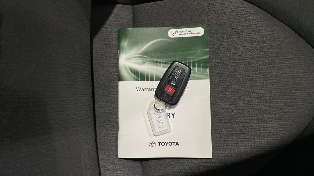 2023 Toyota Camry Ascent Hybrid, Automatic, 45734 km, Key Close-up