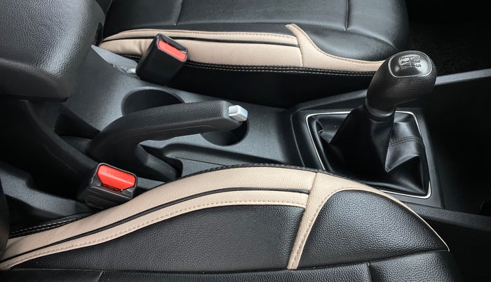 2018 Hyundai Elite i20 ASTA 1.2, Petrol, Manual, 16,801 km, Gear Lever