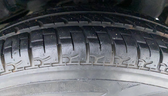 2017 Hyundai Eon ERA PLUS, Petrol, Manual, 47,917 km, Left Rear Tyre Tread