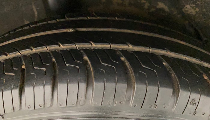 2016 Maruti Celerio VXI (O), Petrol, Manual, 90,686 km, Right Rear Tyre Tread