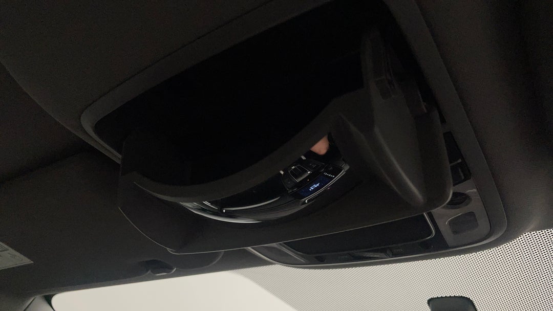 On-Roof Controls/Sunglass holder