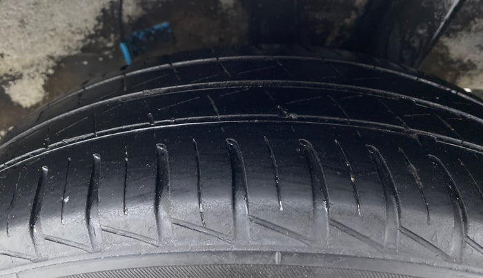 2021 Hyundai AURA S CNG, CNG, Manual, 54,509 km, Left Rear Tyre Tread