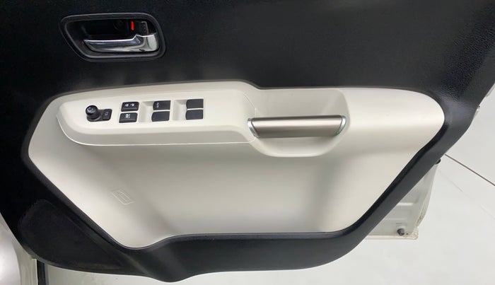 2017 Maruti IGNIS ZETA 1.3 DDIS AMT, Diesel, Automatic, 53,891 km, Driver Side Door Panels Control