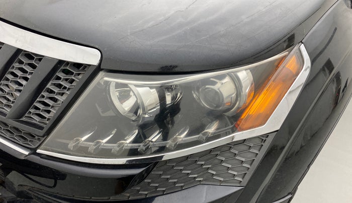 2014 Mahindra XUV500 W8 FWD, Diesel, Manual, 92,443 km, Left headlight - Faded