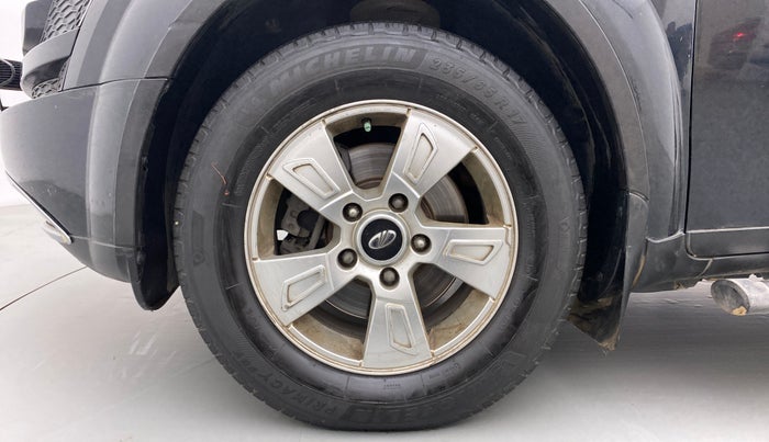 2014 Mahindra XUV500 W8 FWD, Diesel, Manual, 92,443 km, Left Front Wheel