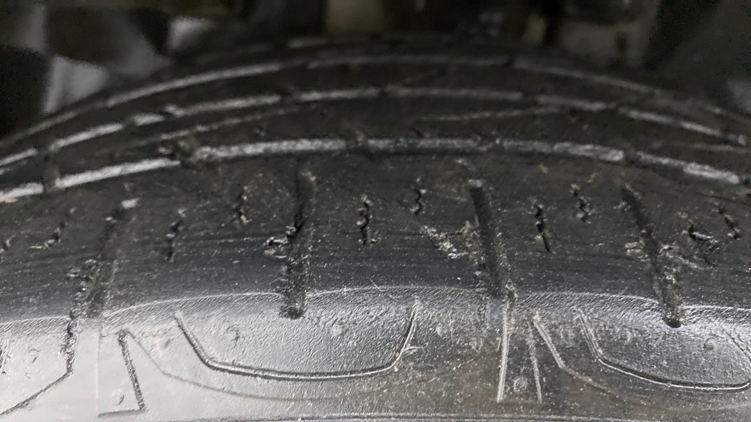 Left Front Tyre Tread