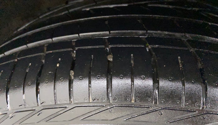 2017 Maruti Vitara Brezza ZDI PLUS, Diesel, Manual, 68,631 km, Left Rear Tyre Tread