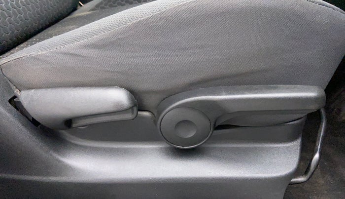 2017 Maruti Vitara Brezza ZDI PLUS, Diesel, Manual, 68,631 km, Driver Side Adjustment Panel