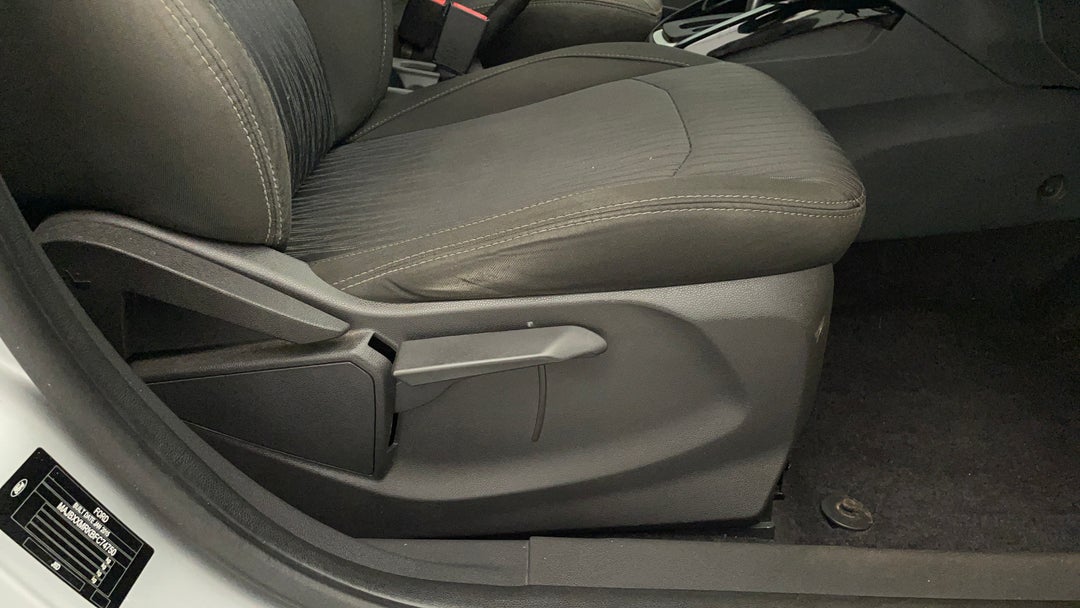 2015 Ford Ecosport Trend, Automatic, 76927 km, Drivers Side Adjustment Panel