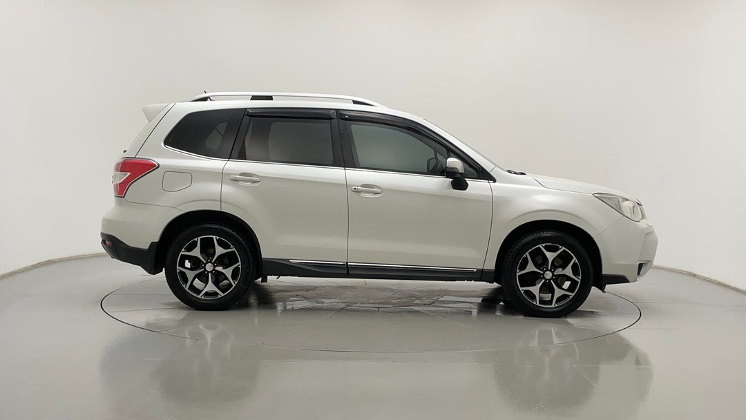 2013 Subaru Forester 2.0xt, Automatic, 130171 km, Right Side View
