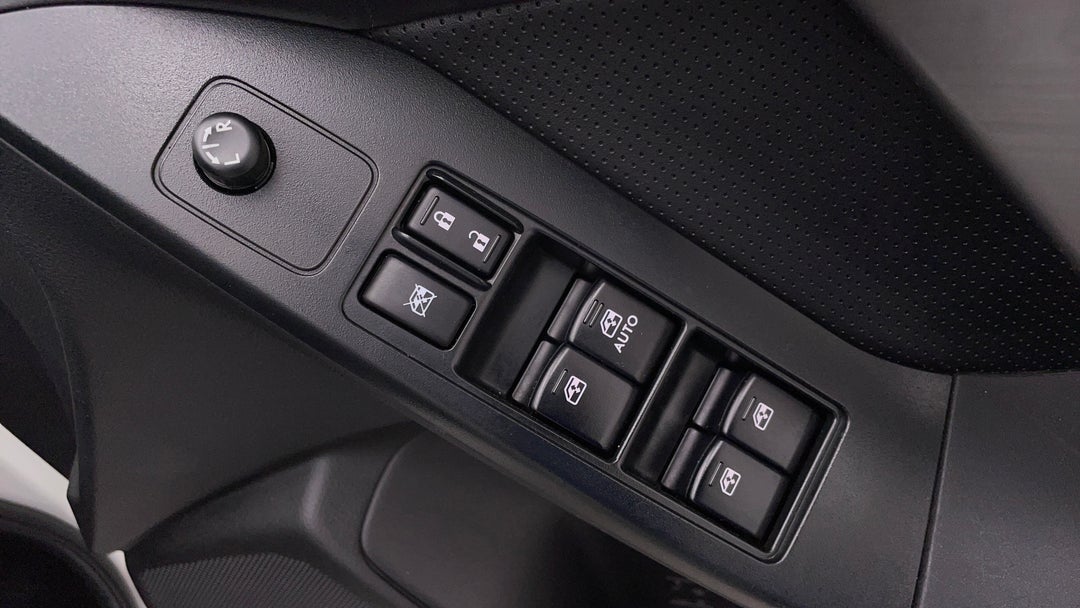 2013 Subaru Forester 2.0xt, Automatic, 130171 km, Drivers Side Door Panel Controls