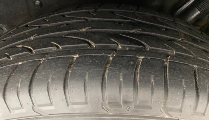 2018 Mahindra MARAZZO M8 7 STR, Diesel, Manual, 17,346 km, Left Rear Tyre Tread