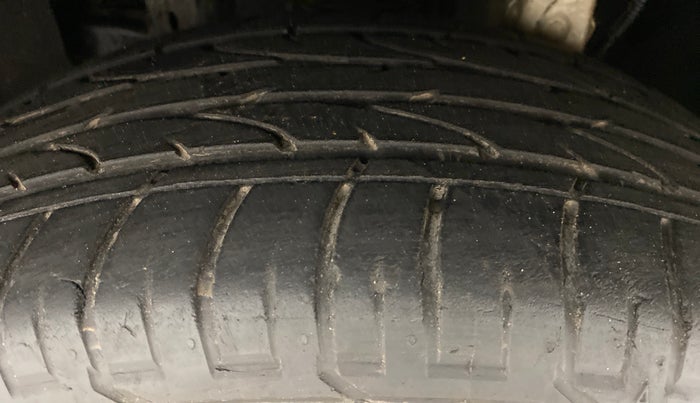 2018 Mahindra MARAZZO M8 7 STR, Diesel, Manual, 17,346 km, Left Front Tyre Tread