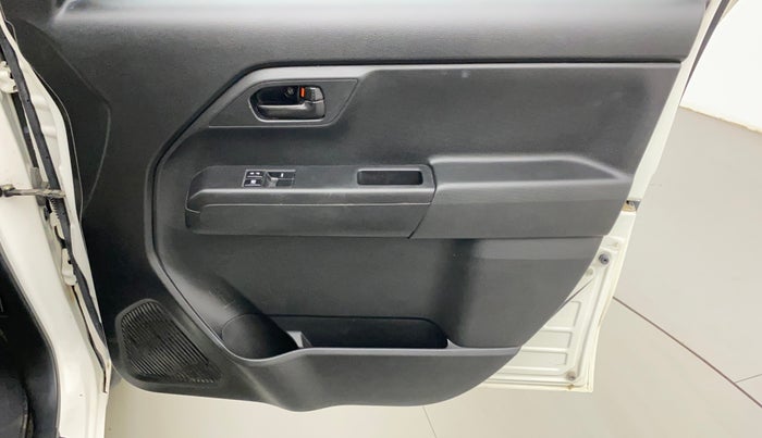2022 Maruti New Wagon-R LXI 1.0, Petrol, Manual, 12,434 km, Driver Side Door Panels Control