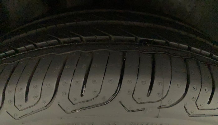 2019 Volkswagen Ameo COMFORTLINE 1.0L, Petrol, Manual, 34,651 km, Right Rear Tyre Tread