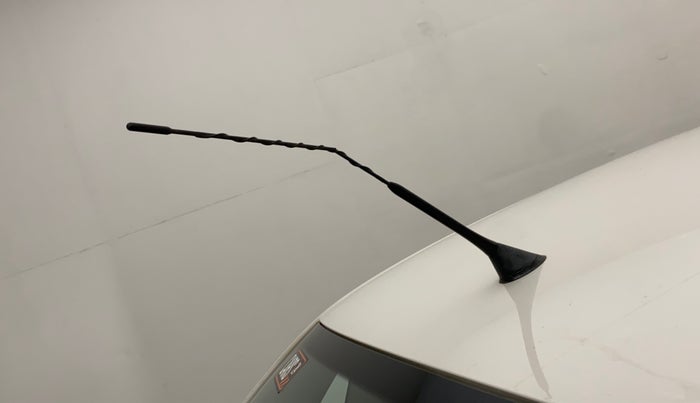 2019 Volkswagen Ameo COMFORTLINE 1.0L, Petrol, Manual, 34,651 km, Roof - Antenna has minor damage
