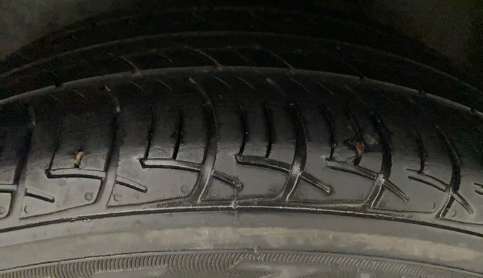 2019 Volkswagen Ameo COMFORTLINE 1.0L, Petrol, Manual, 34,651 km, Left Rear Tyre Tread