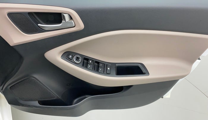 2019 Hyundai Elite i20 ASTA (O) CVT, Petrol, Automatic, 18,643 km, Driver Side Door Panels Control