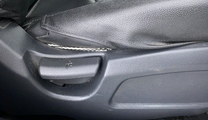 2018 Hyundai Elite i20 Magna Executive 1.2, Petrol, Manual, 15,941 km, Driver Side Adjustment Panel