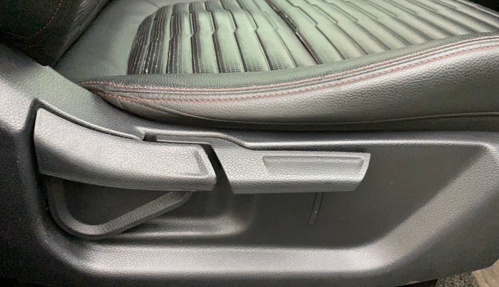 2020 KIA SONET GTX PLUS 1.5 MT DUAL TONE, Diesel, Manual, 39,742 km, Driver Side Adjustment Panel