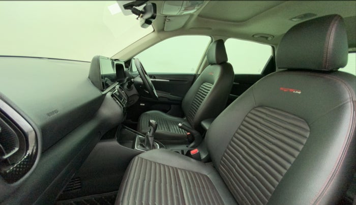 2020 KIA SONET GTX PLUS 1.5 MT DUAL TONE, Diesel, Manual, 39,742 km, Right Side Front Door Cabin