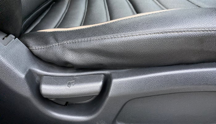 2018 Hyundai Elite i20 Magna Executive 1.2, Petrol, Manual, 24,062 km, Driver Side Adjustment Panel