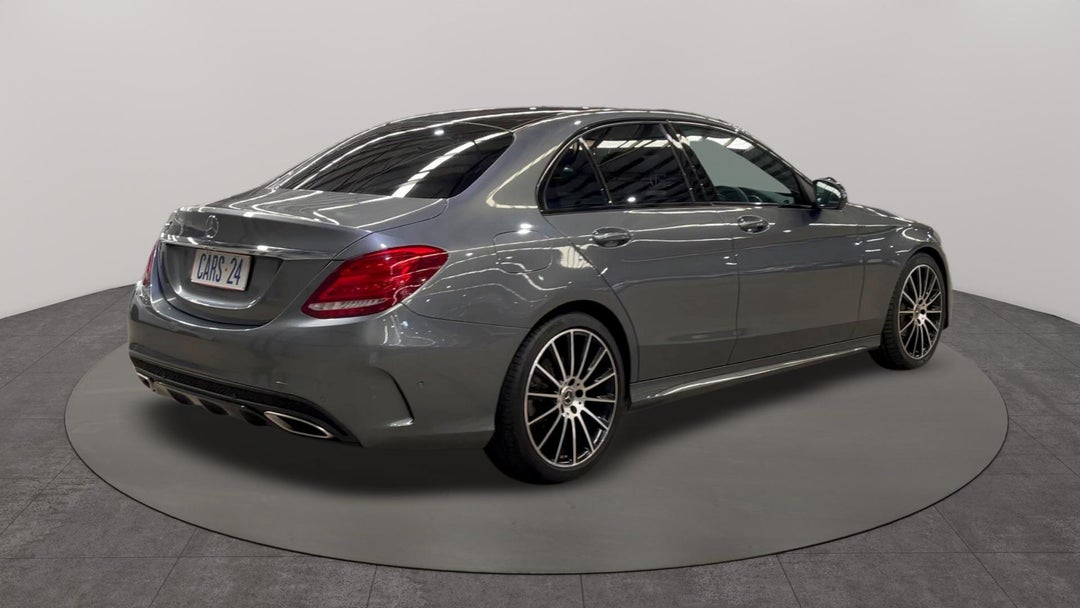 Right Back Diagonal (45- Degree) View