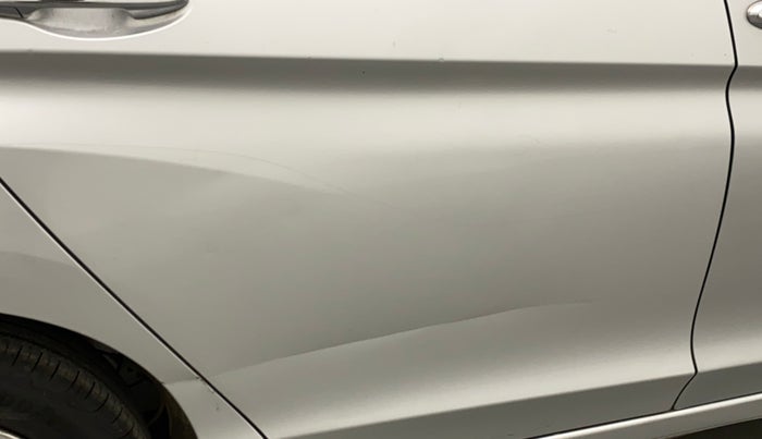 2014 Honda City 1.5L I-VTEC V MT, Petrol, Manual, 97,536 km, Right rear door - Slightly dented