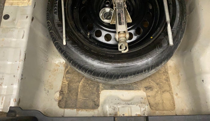 2014 Honda City 1.5L I-VTEC V MT, Petrol, Manual, 97,536 km, Boot floor - Slight discoloration