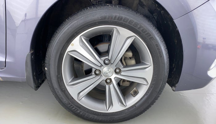 2017 Hyundai Verna 1.6 CRDI SX + AT, Diesel, Automatic, 49,713 km, Right Front Wheel