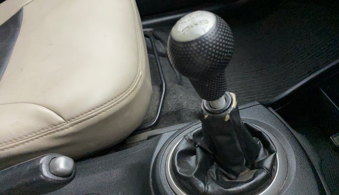 2011 Honda Jazz 1.2L I-VTEC BASE, Petrol, Manual, 59,669 km, Gear lever - Boot cover slightly torn