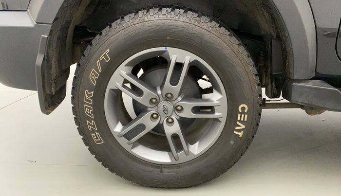 2022 Mahindra Thar LX HT PETROL 4WD MT, Petrol, Manual, 11,577 km, Right Rear Wheel