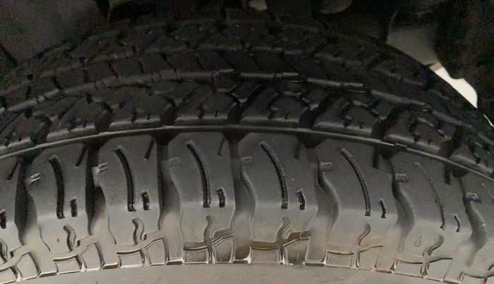 2022 Mahindra Thar LX HT PETROL 4WD MT, Petrol, Manual, 11,577 km, Left Front Tyre Tread
