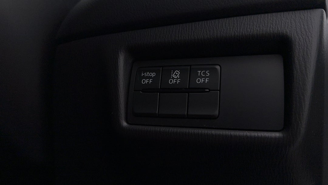 2022 Mazda CX-5 Maxx Sport (fwd), Automatic, 21477 km, Utility Switches/Buttons