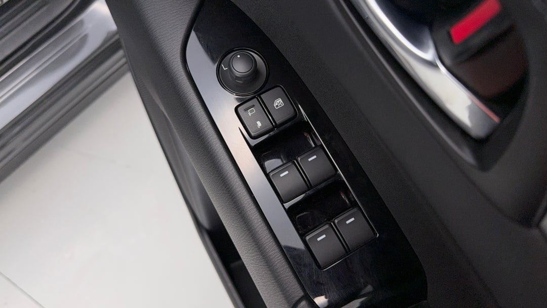 2022 Mazda CX-5 Maxx Sport (fwd), Automatic, 21477 km, Drivers Side Door Panel Controls