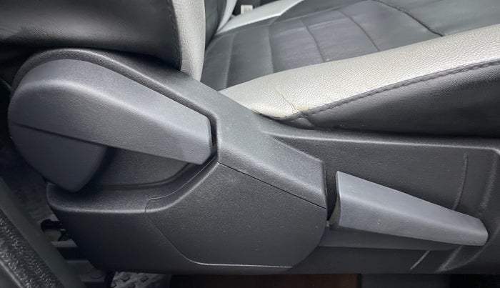 2021 Renault Kiger RXZ MT, Petrol, Manual, 26,024 km, Driver Side Adjustment Panel