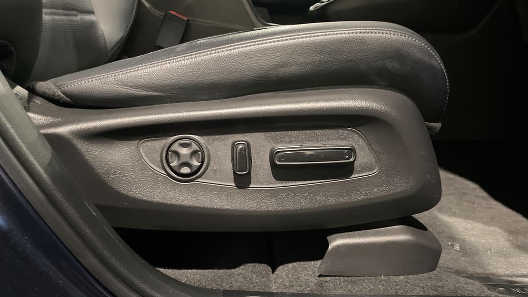 2024 Honda CR-V Vti L (AWD) 5 Seats, Automatic, 21907 km, Drivers Side Adjustment Panel