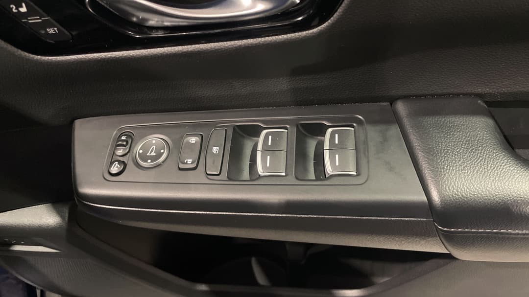 2024 Honda CR-V Vti L (AWD) 5 Seats, Automatic, 21907 km, Drivers Side Door Panel Controls