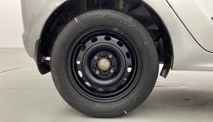 2016 Tata Tiago XZ 1.2 REVOTRON, Petrol, Manual, 59,480 km, Right Rear Wheel