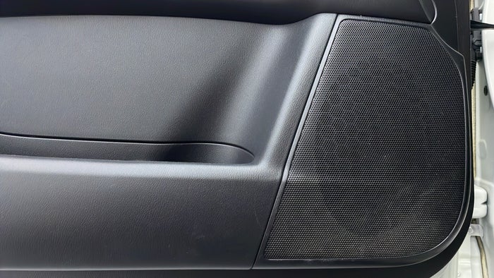 NISSAN PATROL-Speakers