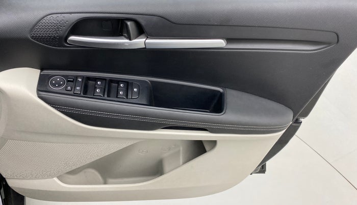2020 KIA SONET HTX 1.0 IMT, Petrol, Manual, 15,057 km, Driver Side Door Panels Control
