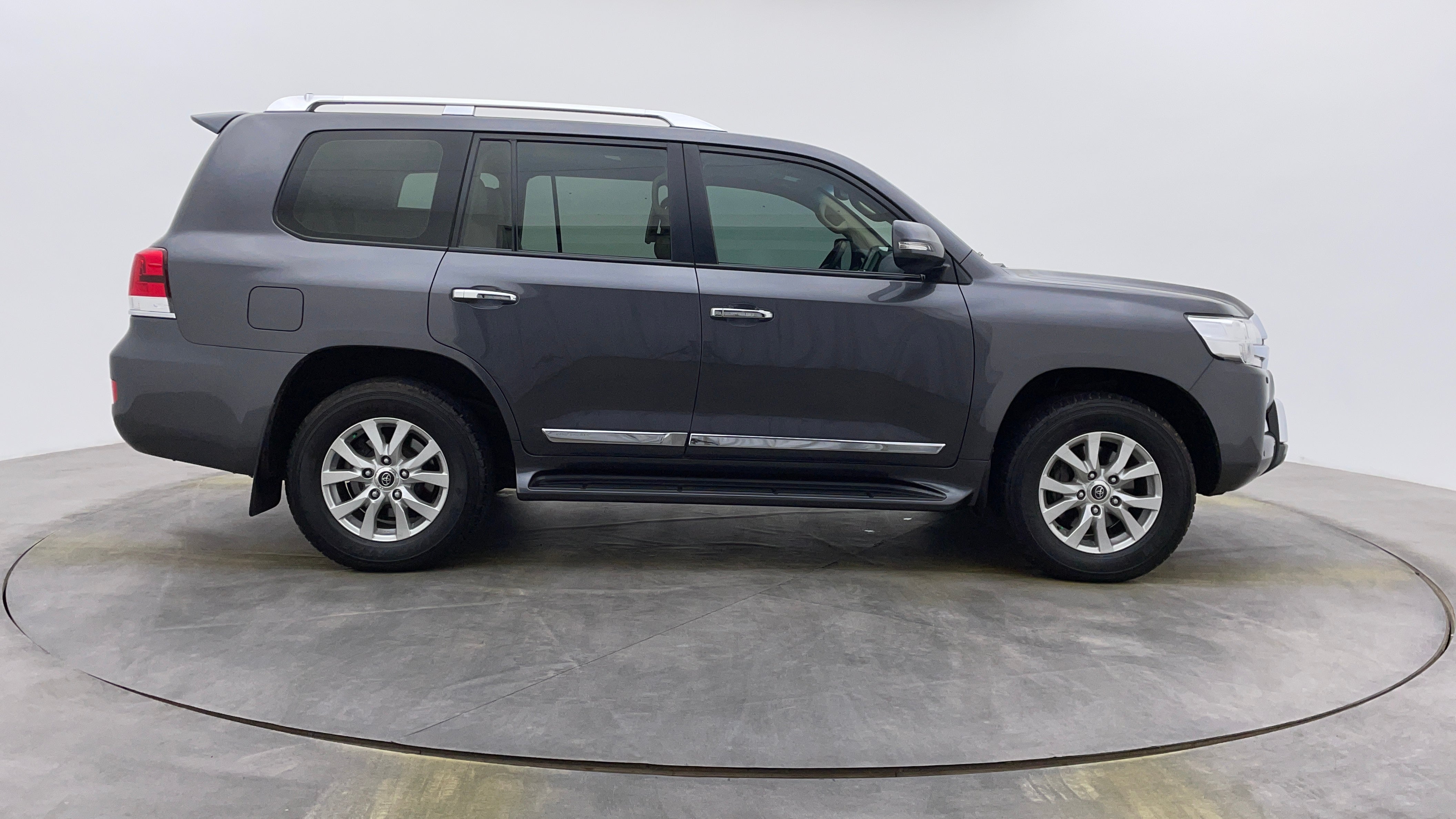 Toyota Landcruiser-Right Side View