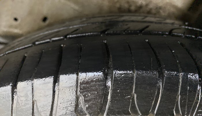 2015 Maruti Celerio VXI CNG D, CNG, Manual, 93,598 km, Left Rear Tyre Tread