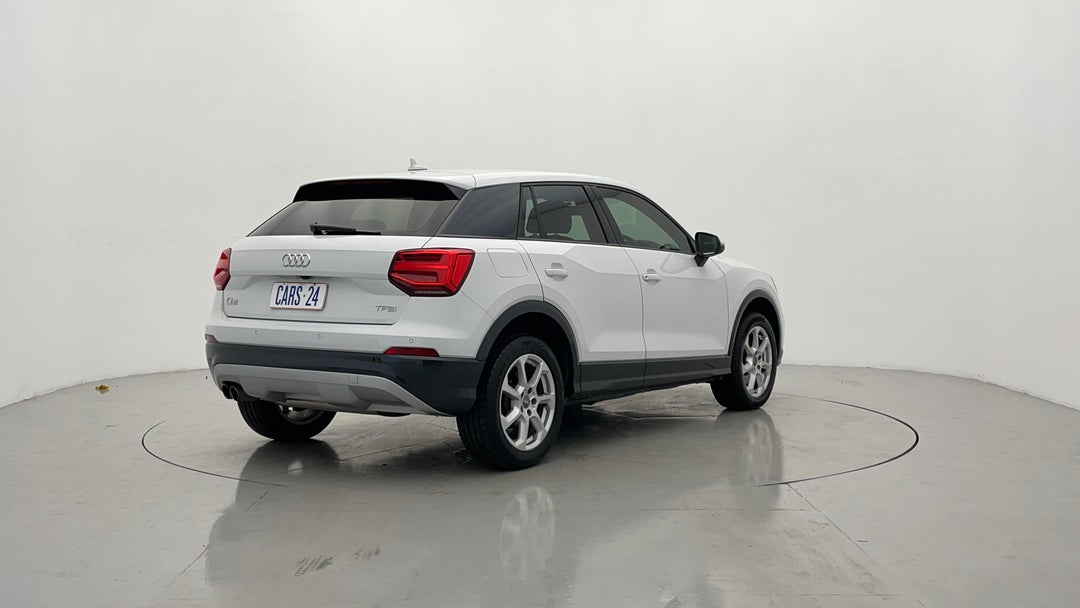 Right Back Diagonal (45- Degree) View