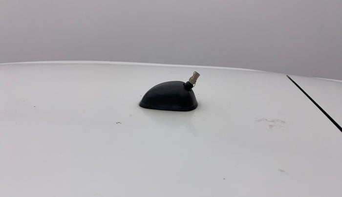 2016 Maruti Baleno DELTA PETROL 1.2, Petrol, Manual, 1,03,198 km, Roof - Antenna has minor damage