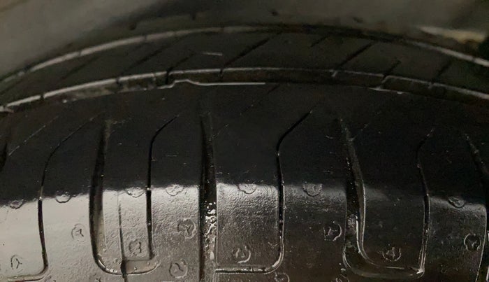 2014 Maruti Wagon R 1.0 LXI CNG, CNG, Manual, 97,331 km, Left Rear Tyre Tread