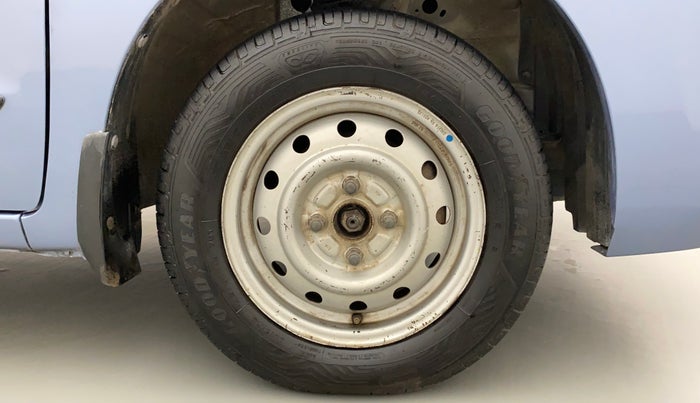 2014 Maruti Wagon R 1.0 LXI CNG, CNG, Manual, 97,331 km, Right Front Wheel