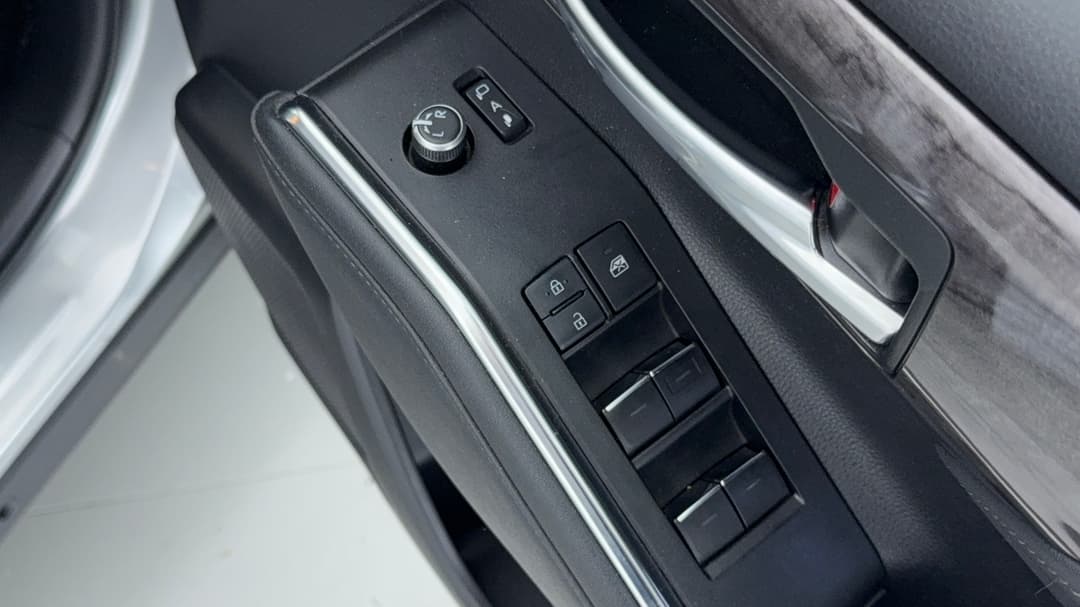 2023 Toyota Kluger Grande Hybrid AWD, Automatic, 57509 km, Drivers Side Door Panel Controls