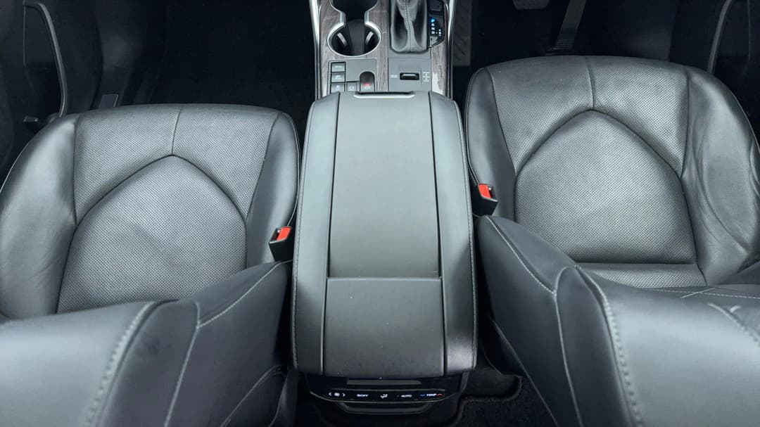 2023 Toyota Kluger Grande Hybrid AWD, Automatic, 57509 km, Center Console